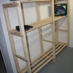 Neues Holzregal
